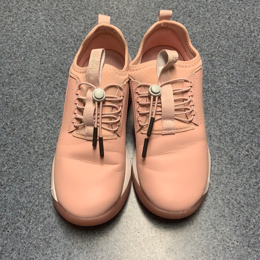 Clove pink nursing shoes